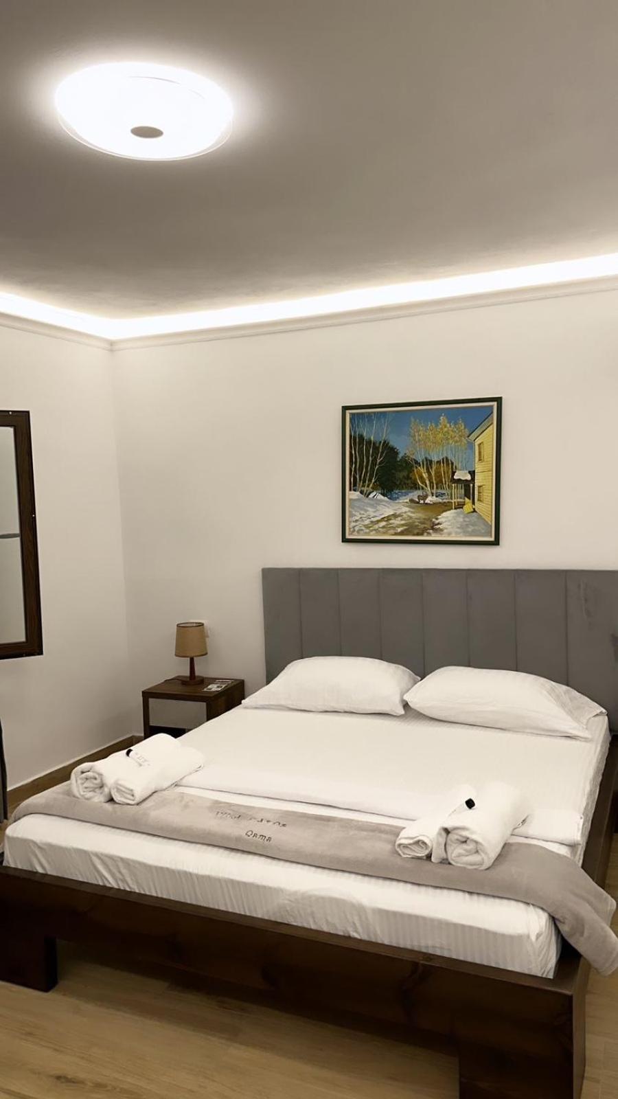 Vila Fatos Qama Berat Bagian luar foto
